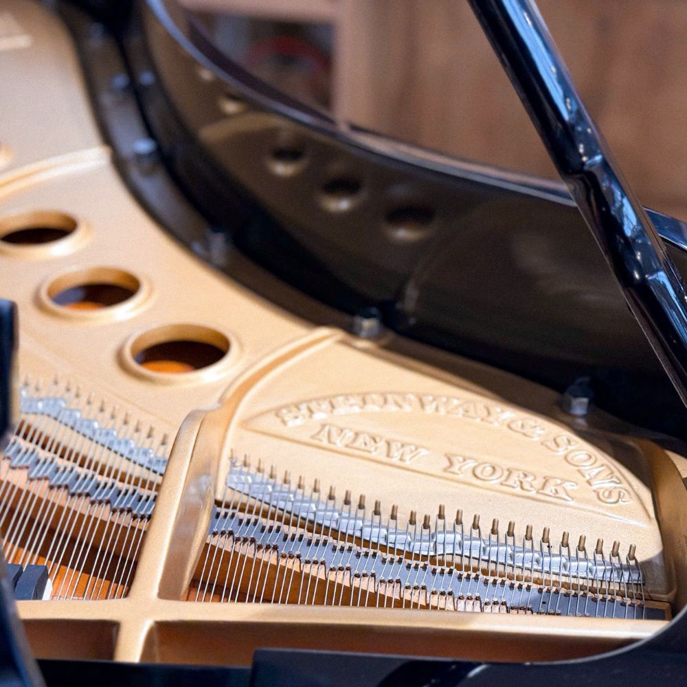 Bên trong đàn piano Steinway & Sons M170