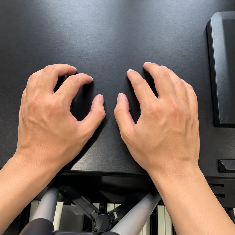 Cac bai tap ngon chay tren mat ban khi hoc piano khi khong co dan học piano khi không có đàn Các bài tập ngón trên mặt bàn khi học piano khi không có đàn