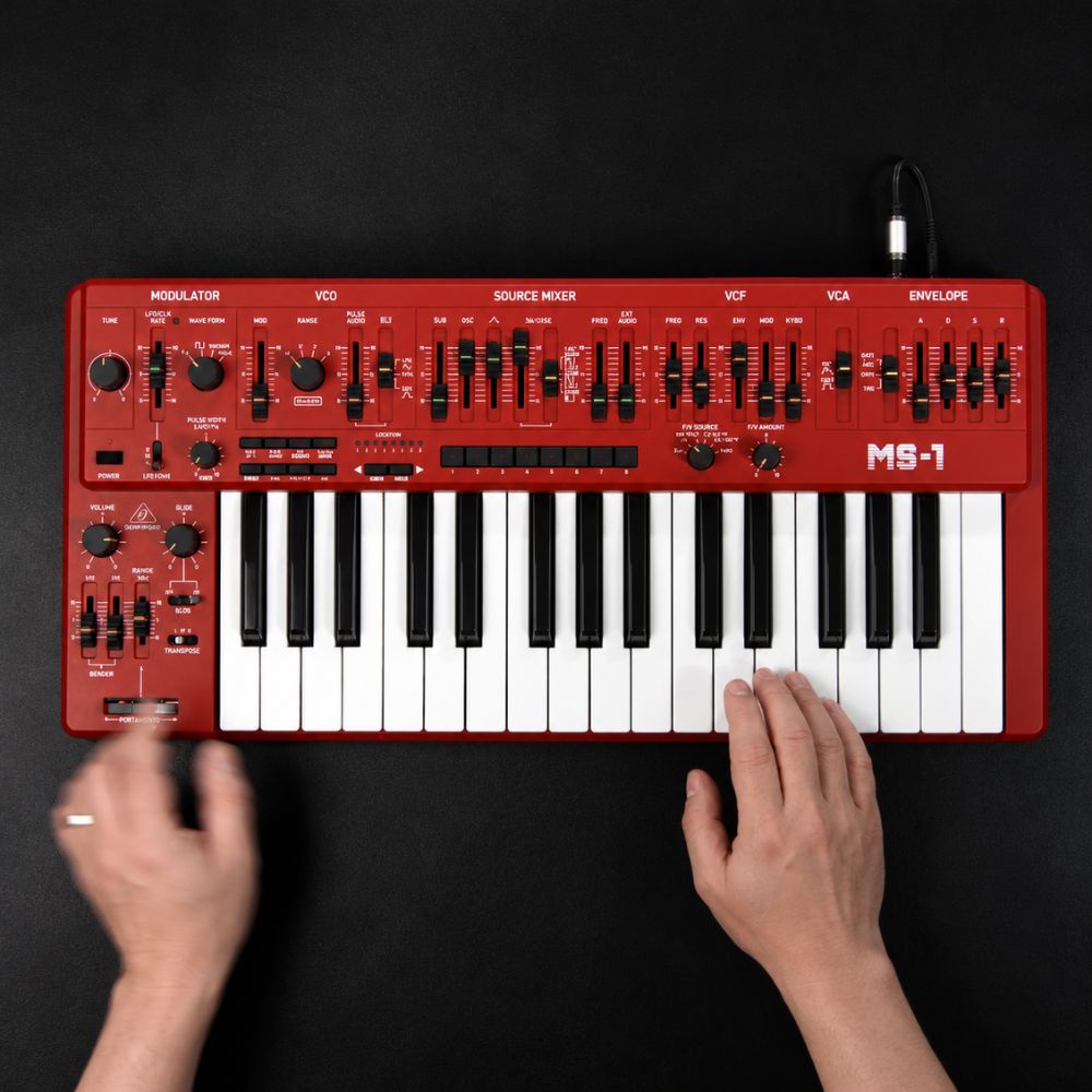 Dan Analog Synthesizer Đàn Synthesizer Đàn Analog Synthesizer